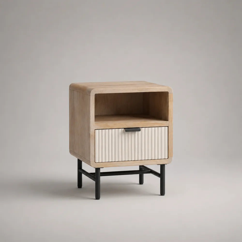 Comodino 45 x 40 x 55 cm in MDF effetto rovere chiaro con cassetto frontale bianco e vano aperto struttura con gambe in metallo nero